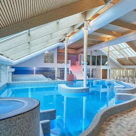 Prázdninový dům Texel With Garden & Pool