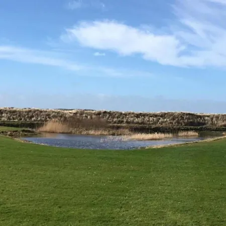 Prázdninový dům Texel With Garden & Pool